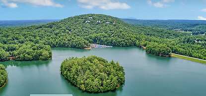 Luxury Mountain Home in Big Canoe! Golf / Lake / EV / Game Room!