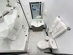 Motel 7 Inn & Suites