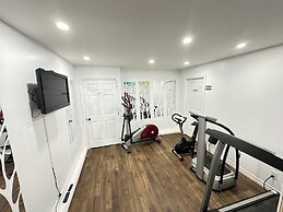 Motel 7 Inn & Suites