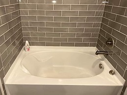 Sexy & Sensual 1BR Escape