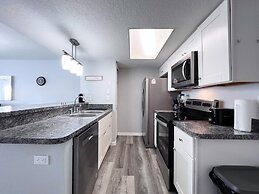 Cute And Cozy 3bed Condo Newly Renovated-2442sc 3 Bedroom Condo by Red