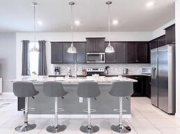 Luxurious Pool Home With Private Pool-2061lc 8 Bedroom Home by RedAwni