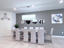 Luxurious Pool Home With Private Pool-2061lc 8 Bedroom Home by RedAwni