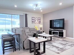 Luxurious Pool Home With Private Pool-2061lc 8 Bedroom Home by RedAwni