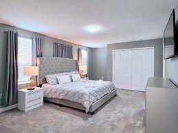 Spacious Home With Fun Decore And Game Room-4544tb 8 Bedroom Home by R