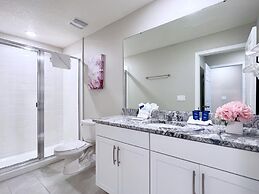 Beautiful Town Home With Splash Pool-1648tpc 5 Bedroom Home by RedAwni