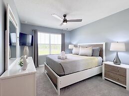 Beautiful Town Home With Splash Pool-1648tpc 5 Bedroom Home by RedAwni