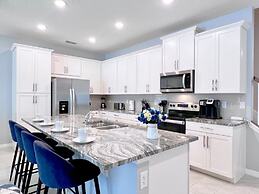 Beautiful Town Home With Splash Pool-1648tpc 5 Bedroom Home by RedAwni