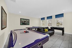 Luxury 6 Bedroom Gated Resort Villa Clo Villa by RedAwning