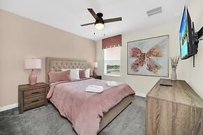 Luxury 6 Bedroom Gated Resort Villa Clo Villa by RedAwning