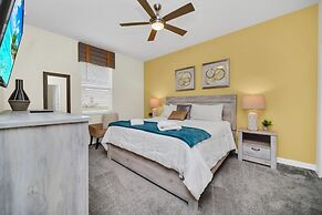 Luxury 6 Bedroom Gated Resort Villa Clo Villa by RedAwning