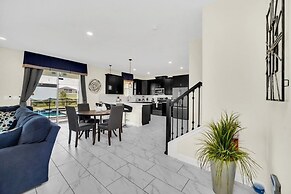 Luxury 6 Bedroom Gated Resort Villa Clo Villa by RedAwning