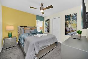 Luxury 6 Bedroom Gated Resort Villa Clo Villa by RedAwning