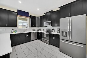 Luxury 6 Bedroom Gated Resort Villa Clo Villa by RedAwning