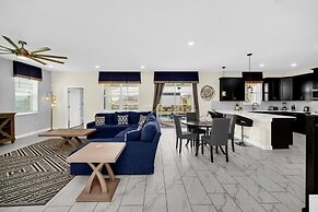 Luxury 6 Bedroom Gated Resort Villa Clo Villa by RedAwning