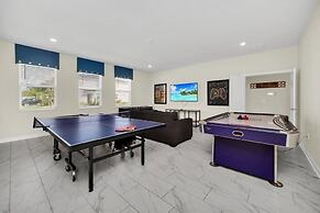 Luxury 6 Bedroom Gated Resort Villa Clo Villa by RedAwning