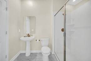 Luxury 6 Bedroom Gated Resort Villa Clo Villa by RedAwning