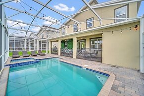 Luxury 6 Bedroom Gated Resort Villa Clo Villa by RedAwning