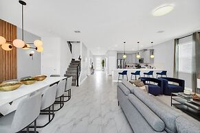 9 Bed Home With Theme Bedrooms Game Room,Pool Spa 9 Villa by RedAwning