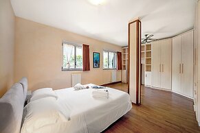 Serendipity With Sea View