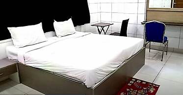 HOTEL ROYAL SUITES AND ROOMS