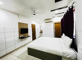 HOTEL ROYAL SUITES AND ROOMS