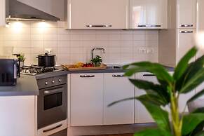 HouSmart Capo di Lucca 1