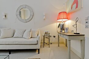 Charming 1 Bed Flat Chelsea
