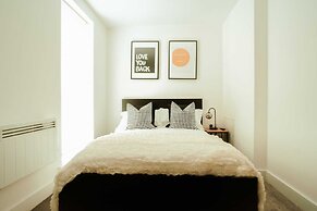 Chic 2 Bedroom Apartment Salford Quays, the Lowry