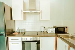 Chic 2 Bedroom Apartment Salford Quays, the Lowry