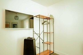 Chic 2 Bedroom Apartment Salford Quays, the Lowry