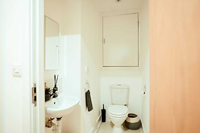 Chic 2 Bedroom Apartment Salford Quays, the Lowry