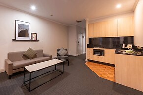 Chic 1-bedroom Apartment in Melbourne CBD