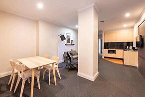 Chic 1-bedroom Apartment in Melbourne CBD
