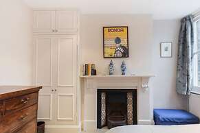 Marvellous 1 bed Fulham Apt w Terrace