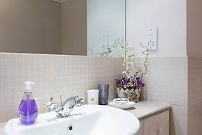 Bright Traditional 1bed Battersea Riverside Apt