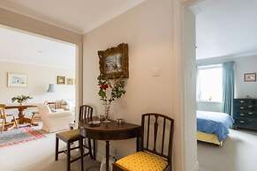 Bright Traditional 1bed Battersea Riverside Apt