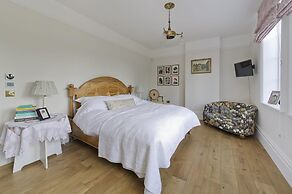 Amazing Spacious 5 Bed House Wimbledon