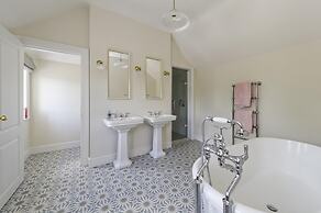 Amazing Spacious 5 Bed House Wimbledon
