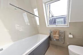 Long Stay Discounts - Spacious 4bed Battersea