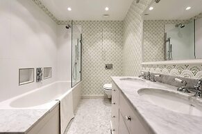 Luxury Kensington Apartment