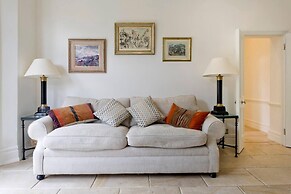 Stunning 2-bed Chelsea Apt