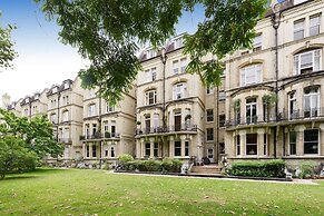Stunning 2-bed Chelsea Apt