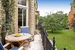 Stunning 2-bed Chelsea Apt