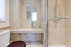 Stunning 2-bed Chelsea Apt