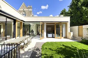 Stunning Fulham Apartment