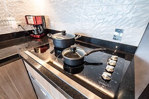 Pinheiros Best Studio Pool Parking  Wifi