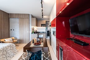 Pinheiros Best Studio Pool Parking  Wifi