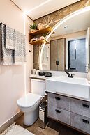 Stunning Views | Luxurious Apartment with Marginal Pinheiros View at R