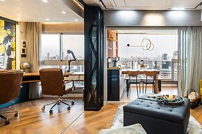 Stunning Views | Luxurious Apartment with Marginal Pinheiros View at R